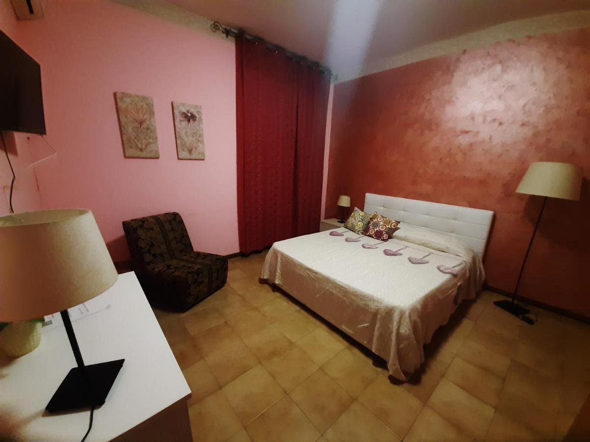 Bed and Breakfast San Nicolo House Aci Catena Экстерьер фото