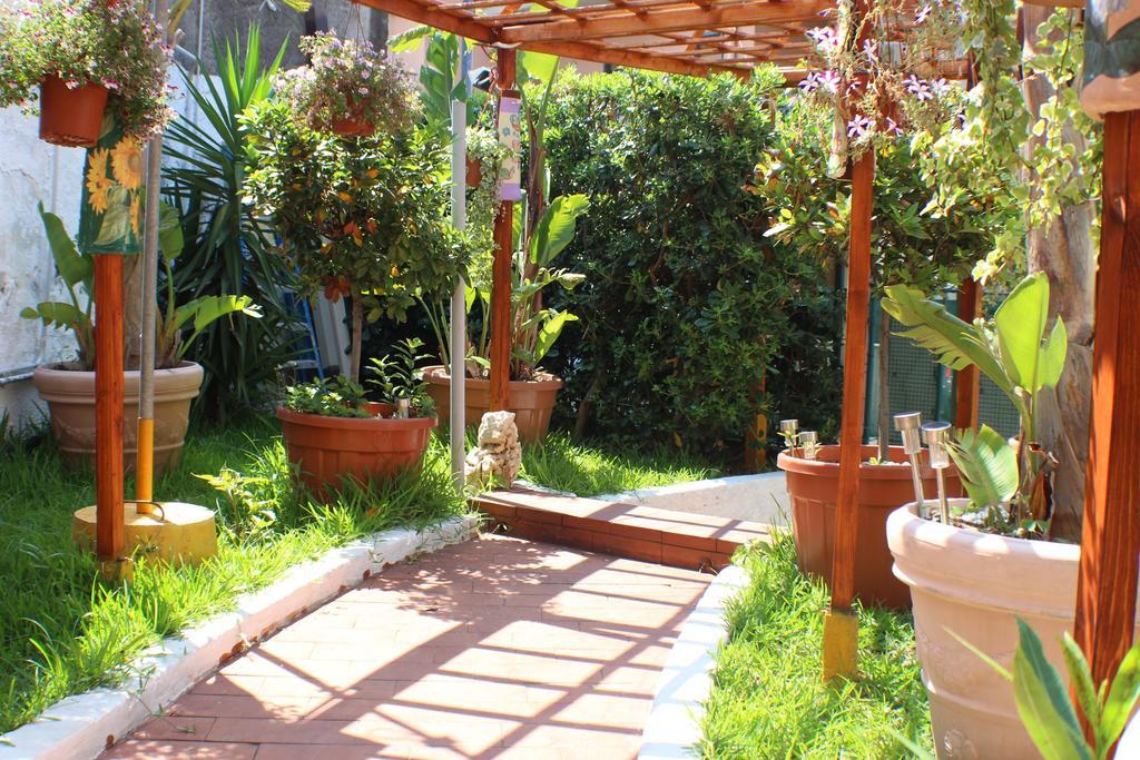 Bed and Breakfast San Nicolo House Aci Catena Экстерьер фото