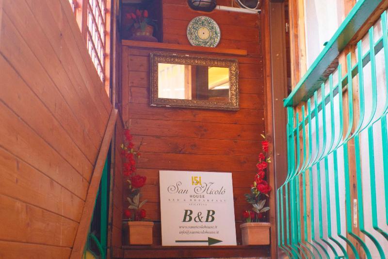 Bed and Breakfast San Nicolo House Aci Catena Экстерьер фото